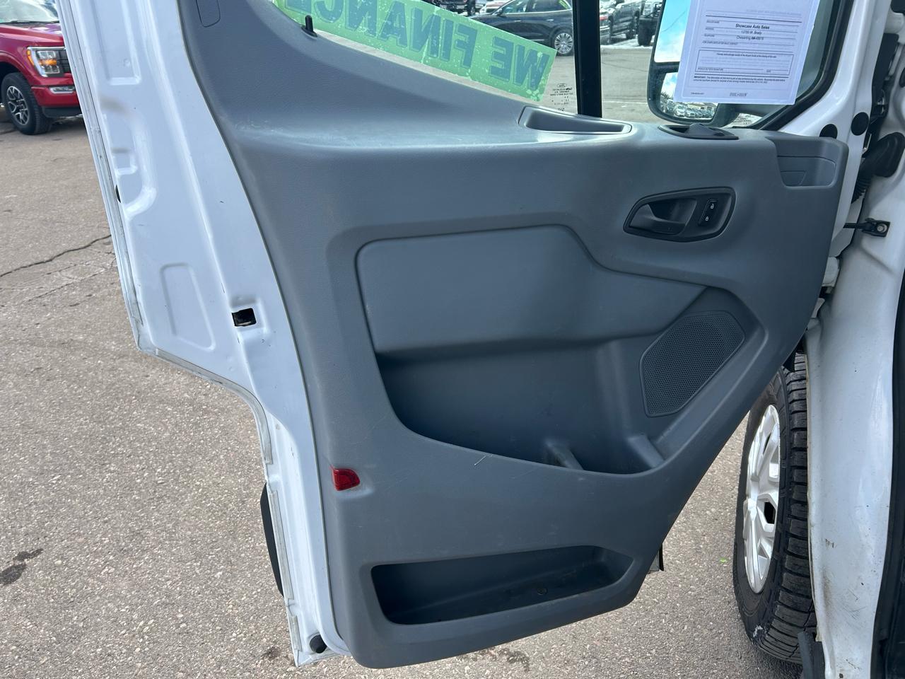 Ford Transit 150 Van Low Roof 60/40 Pass. 130-in. WB 2018