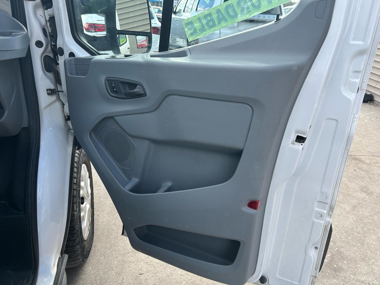 Ford Transit 150 Van Low Roof 60/40 Pass. 130-in. WB 2018