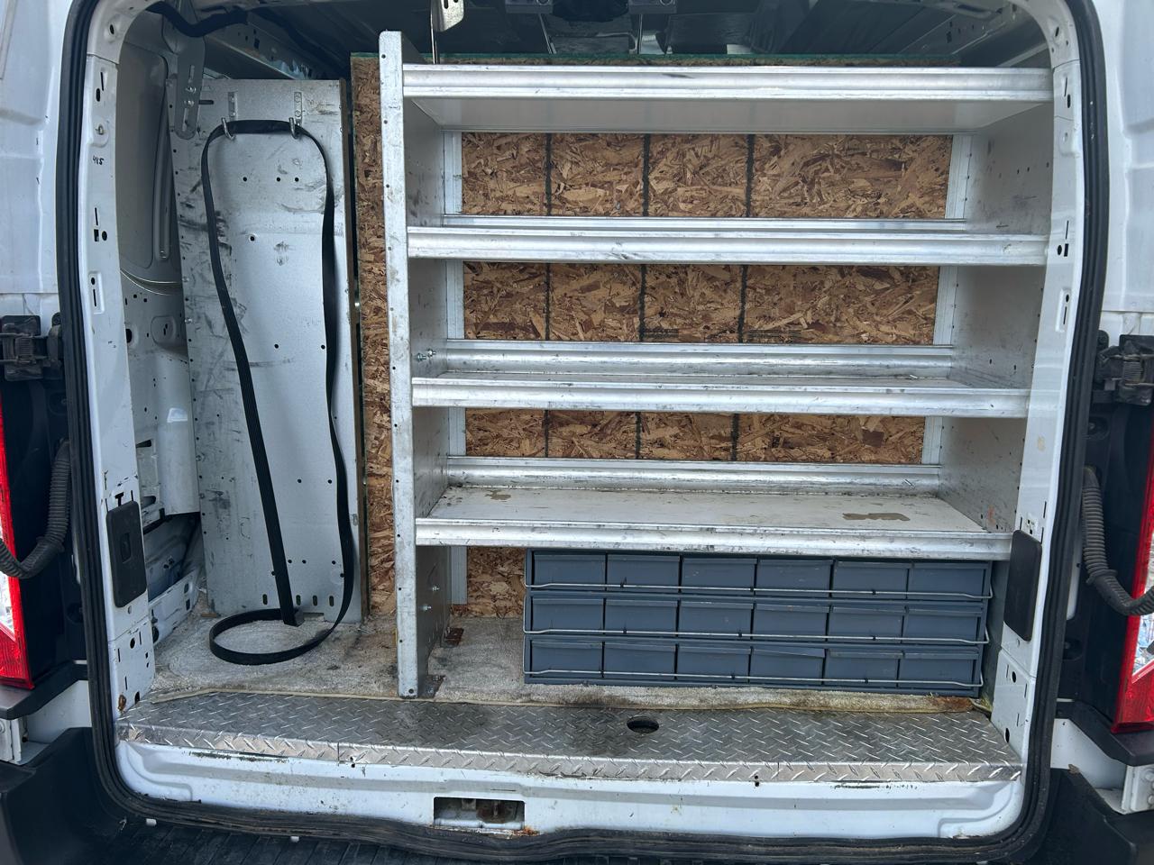 Ford Transit 150 Van Low Roof 60/40 Pass. 130-in. WB 2018