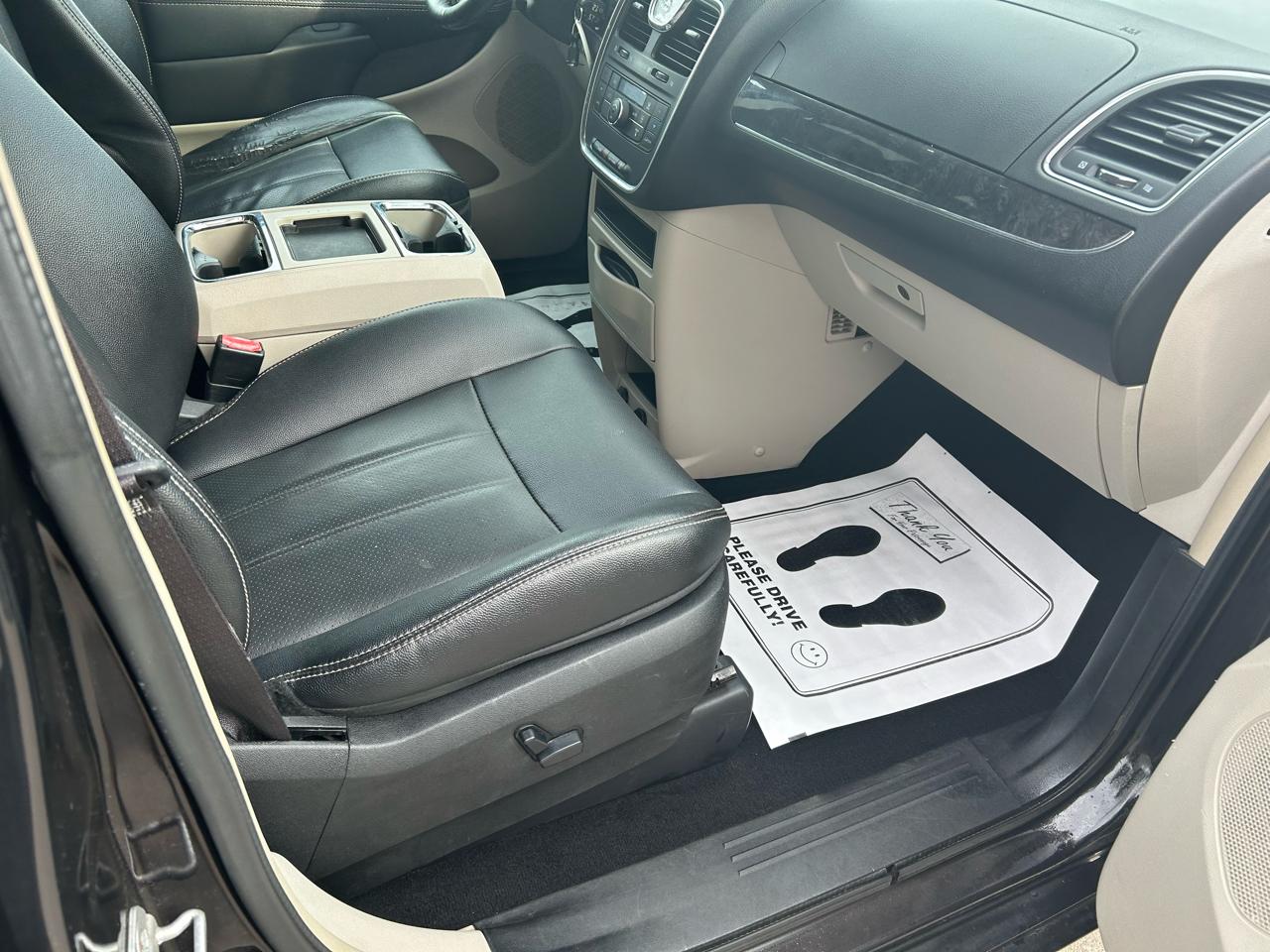 Chrysler Town & Country Touring-L 2015