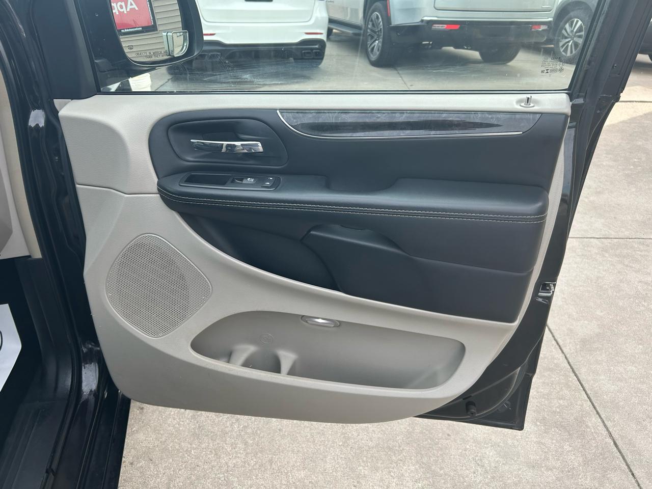 Chrysler Town & Country Touring-L 2015