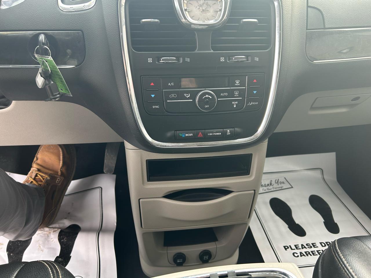 Chrysler Town & Country Touring-L 2015