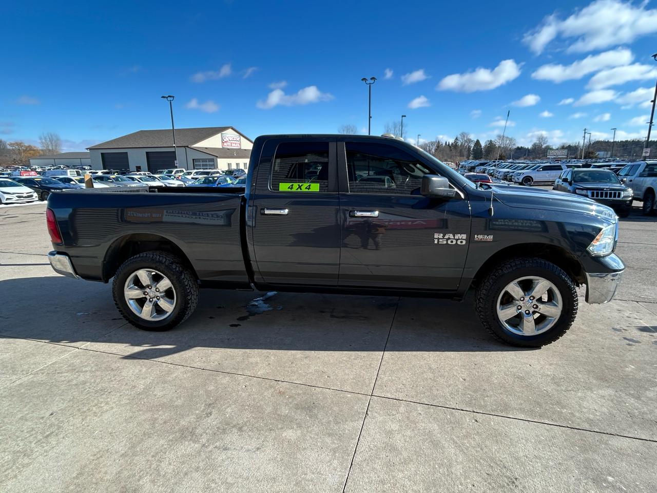 RAM 1500 SLT Quad Cab 4WD 2014
