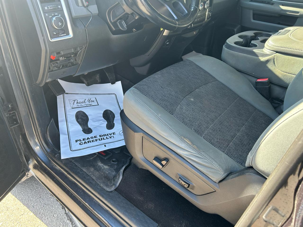 RAM 1500 SLT Quad Cab 4WD 2014