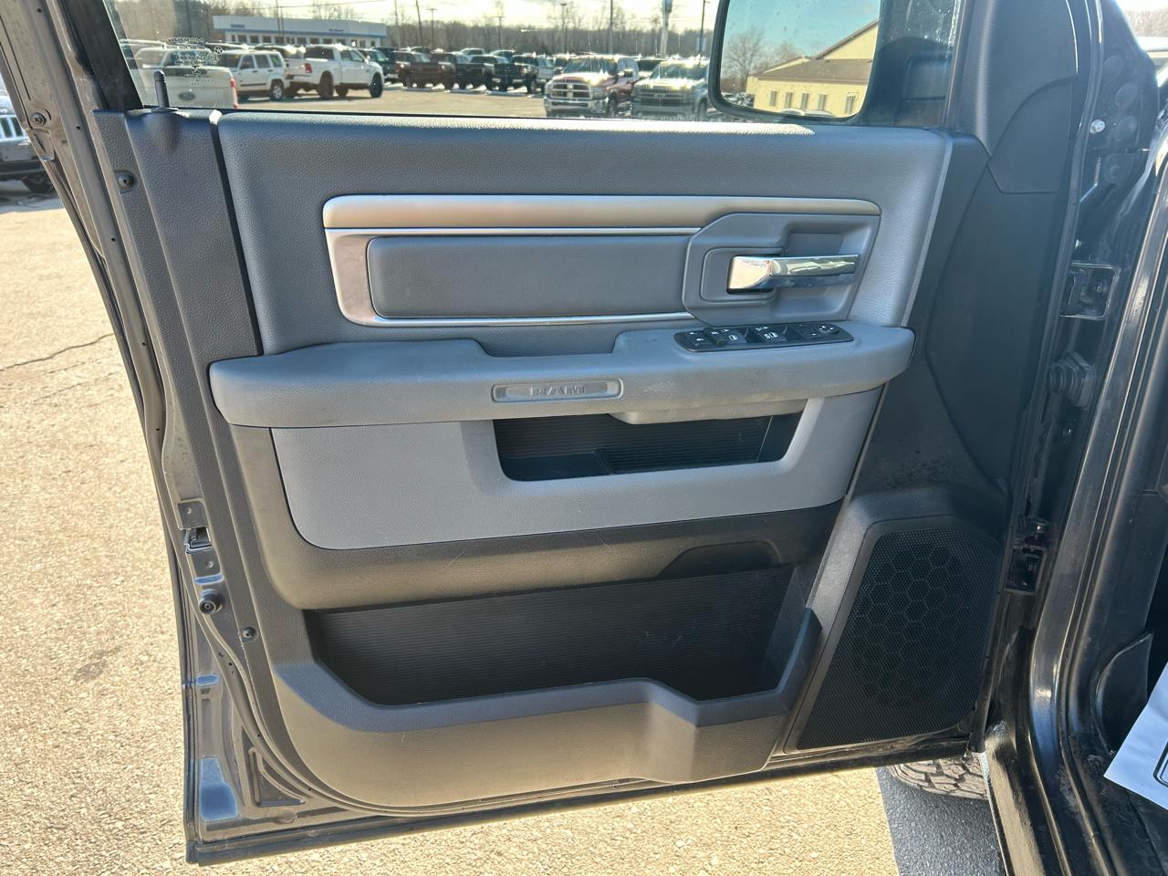 RAM 1500 SLT Quad Cab 4WD 2014