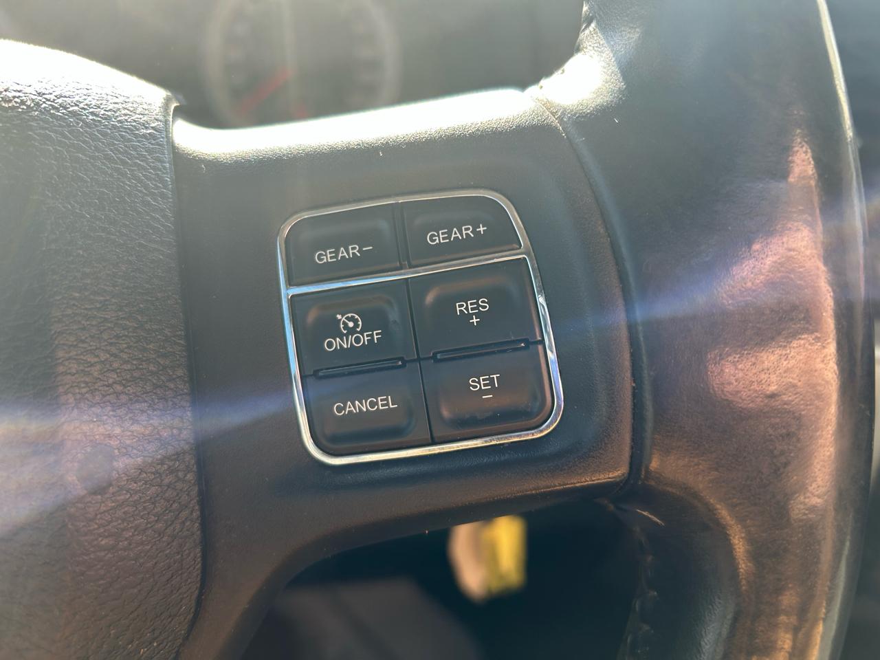 RAM 1500 SLT Quad Cab 4WD 2014