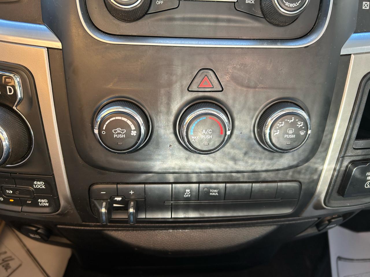 RAM 1500 SLT Quad Cab 4WD 2014