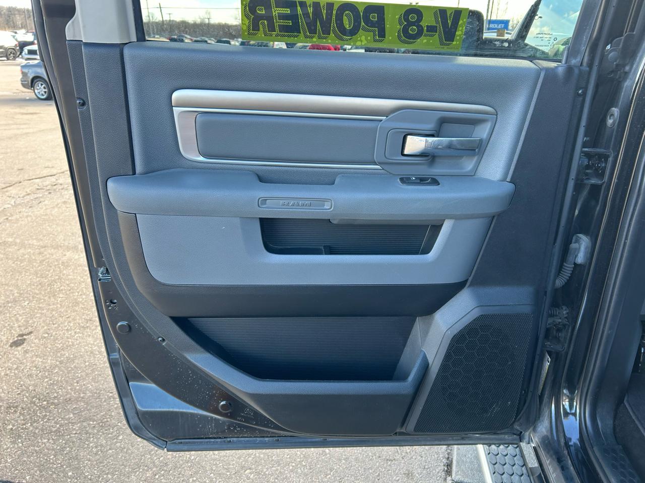 RAM 1500 SLT Crew Cab LWB 4WD 2016