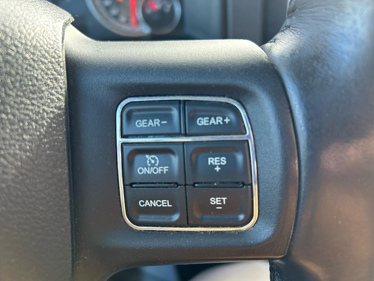 RAM 1500 SLT Crew Cab LWB 4WD 2016