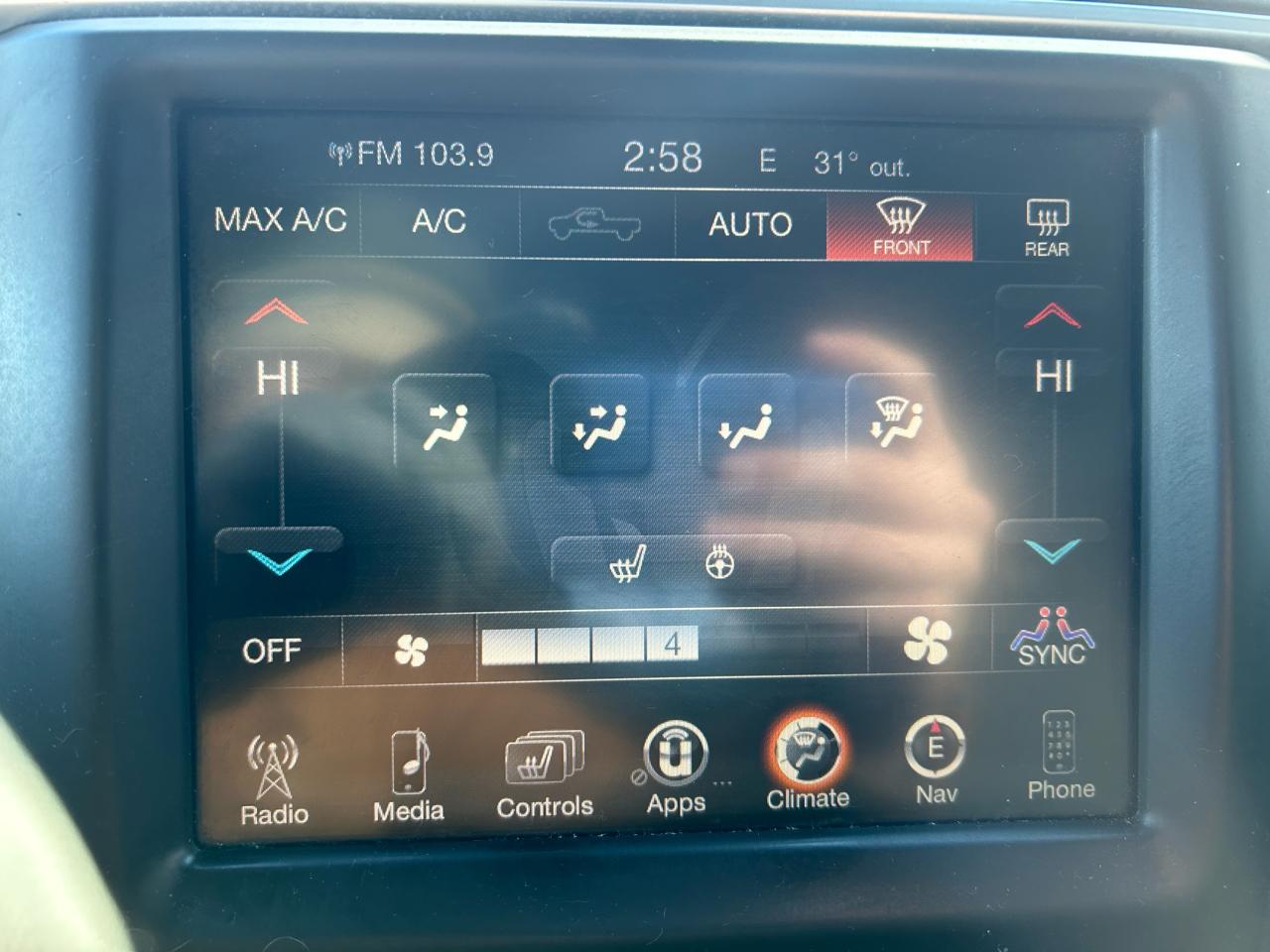 RAM 1500 SLT Crew Cab LWB 4WD 2016