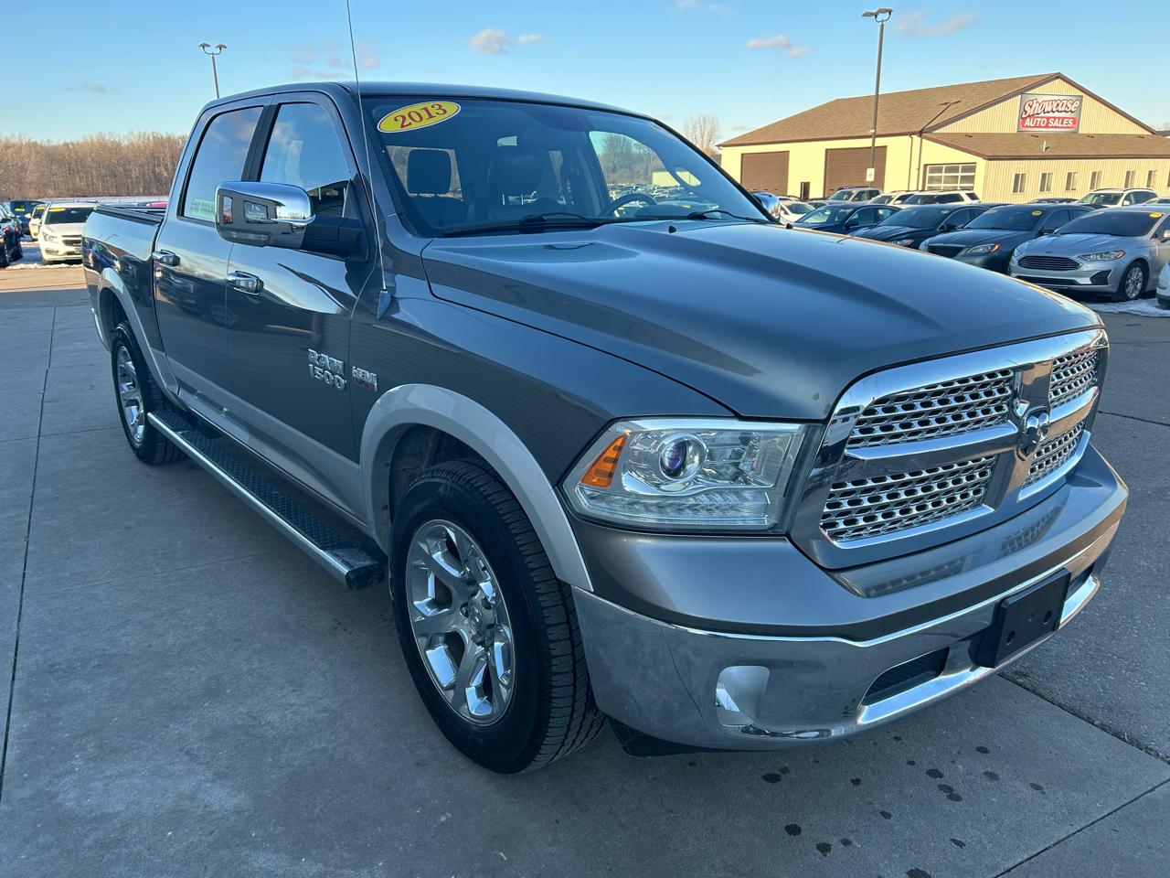 RAM 1500 Laramie Crew Cab SWB 4WD 2013