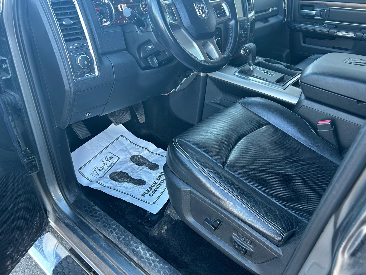 RAM 1500 Laramie Crew Cab SWB 4WD 2013