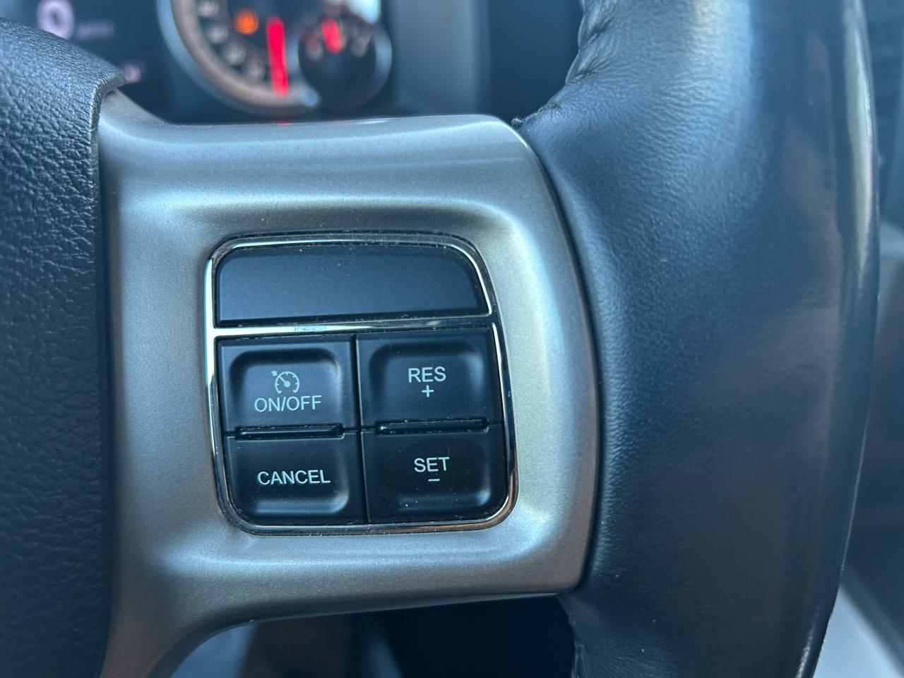 RAM 1500 Laramie Crew Cab SWB 4WD 2013