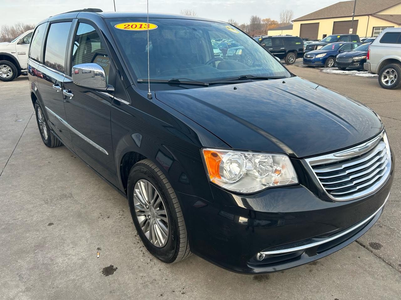 Chrysler Town & Country Touring-L 2013