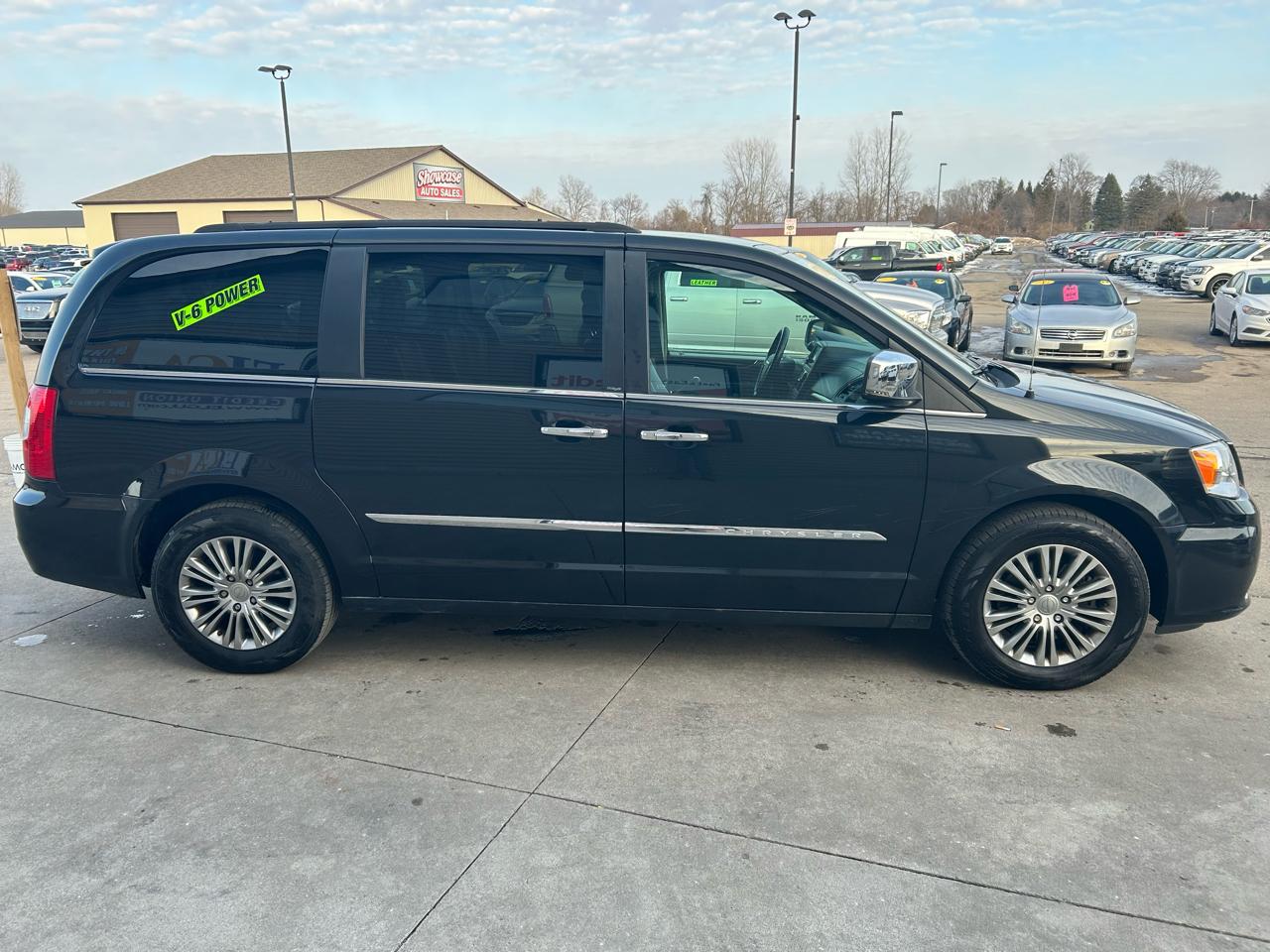 Chrysler Town & Country Touring-L 2013
