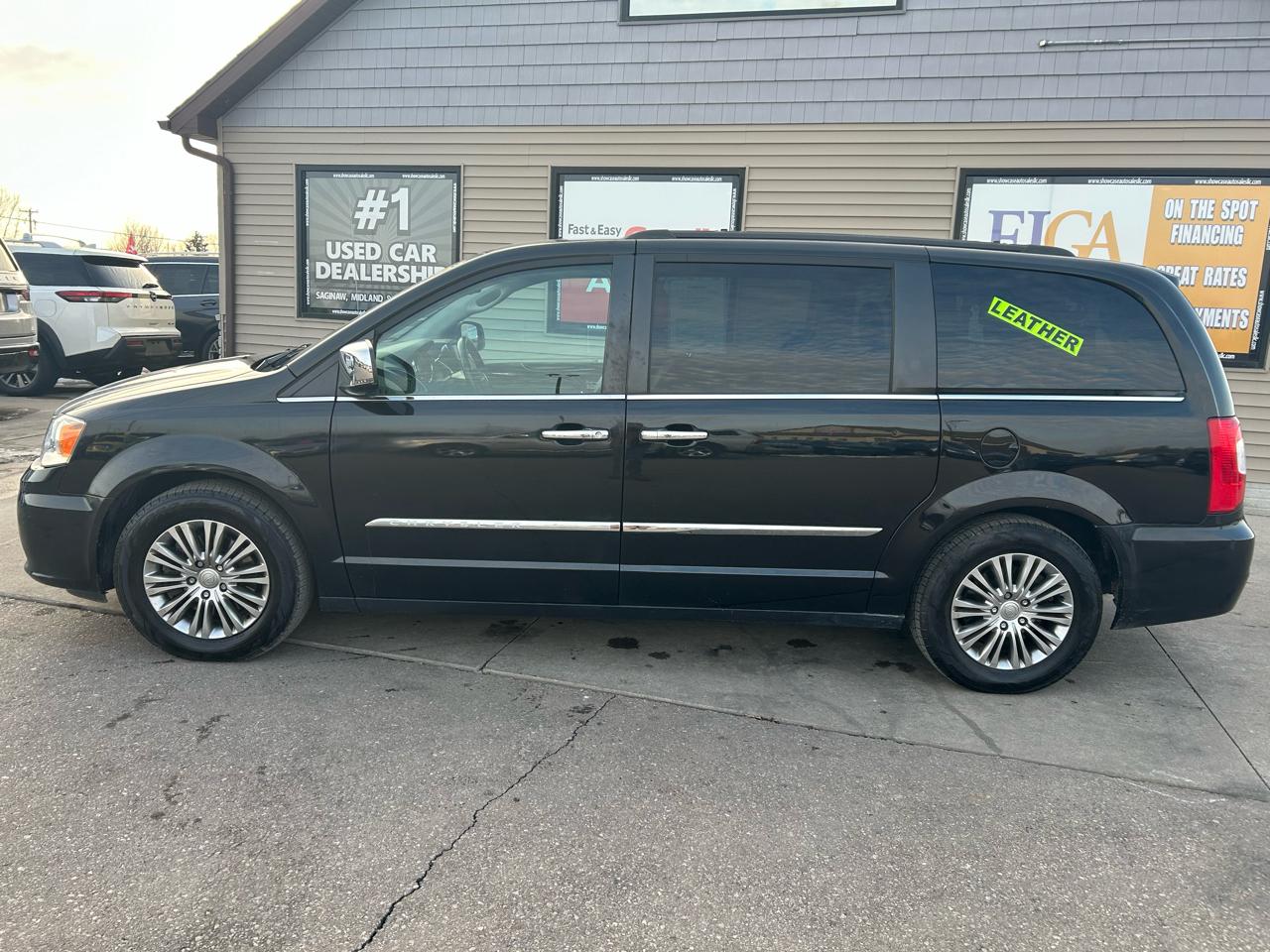 Chrysler Town & Country Touring-L 2013