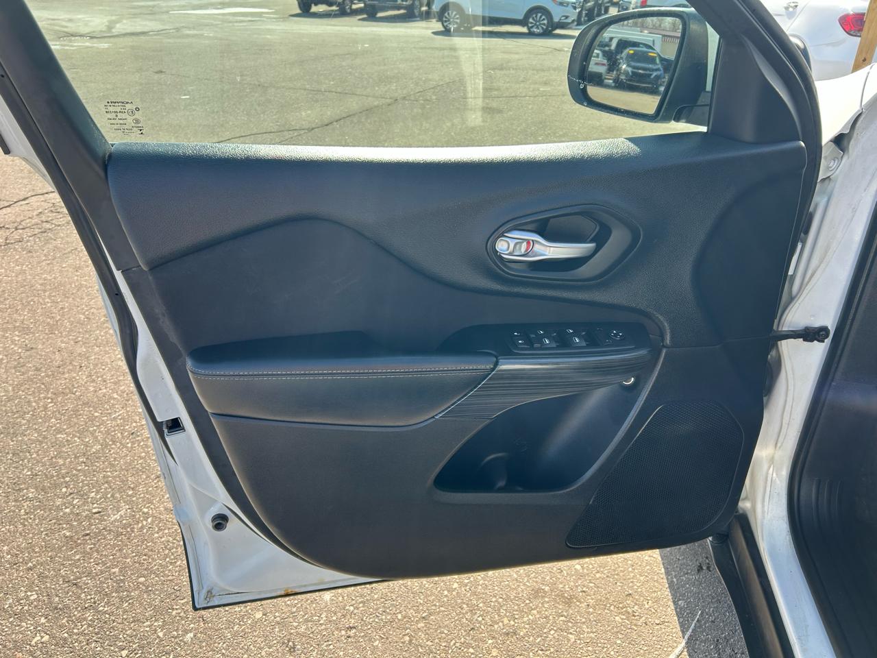 Jeep Cherokee Latitude 4WD 2015