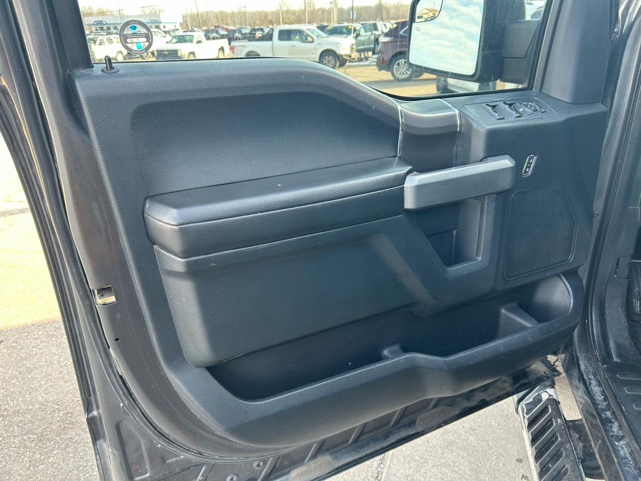 Ford F-150 4WD SuperCrew 145" XLT 2016