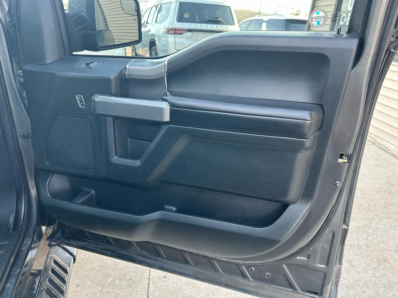 Ford F-150 4WD SuperCrew 145" XLT 2016