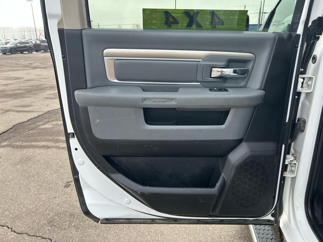 RAM 2500 SLT Crew Cab SWB 4WD 2017