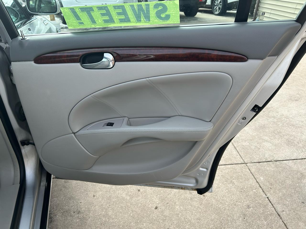 Buick Lucerne CX1 2009