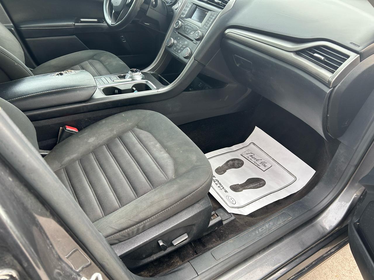 Ford Fusion Hybrid SE 2017