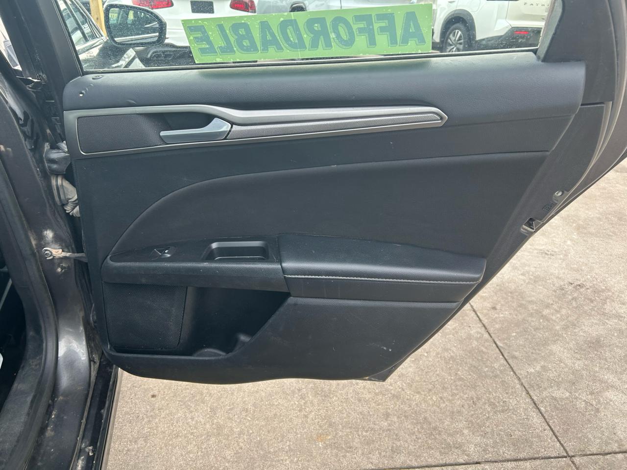 Ford Fusion Hybrid SE 2017