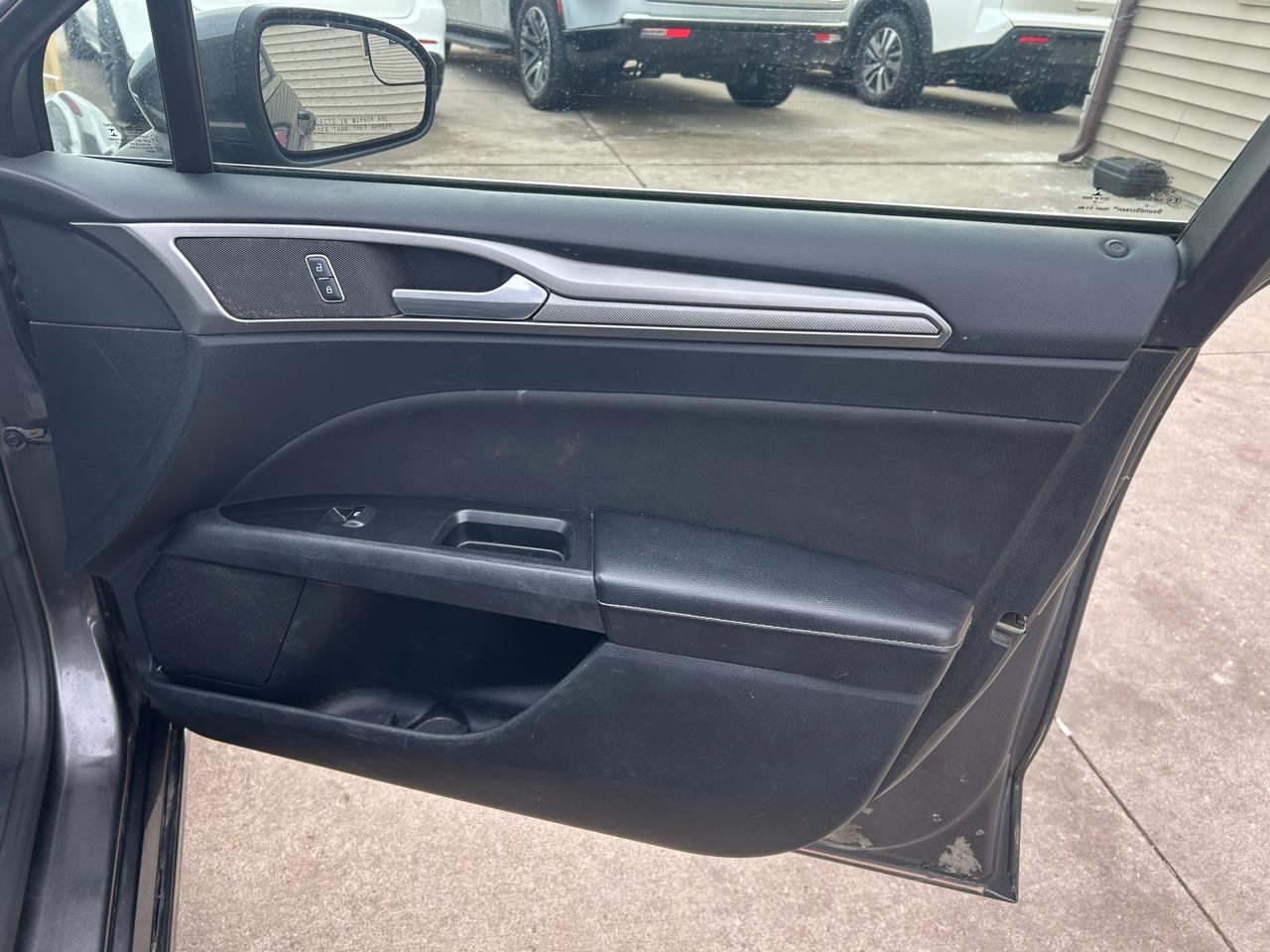 Ford Fusion Hybrid SE 2017