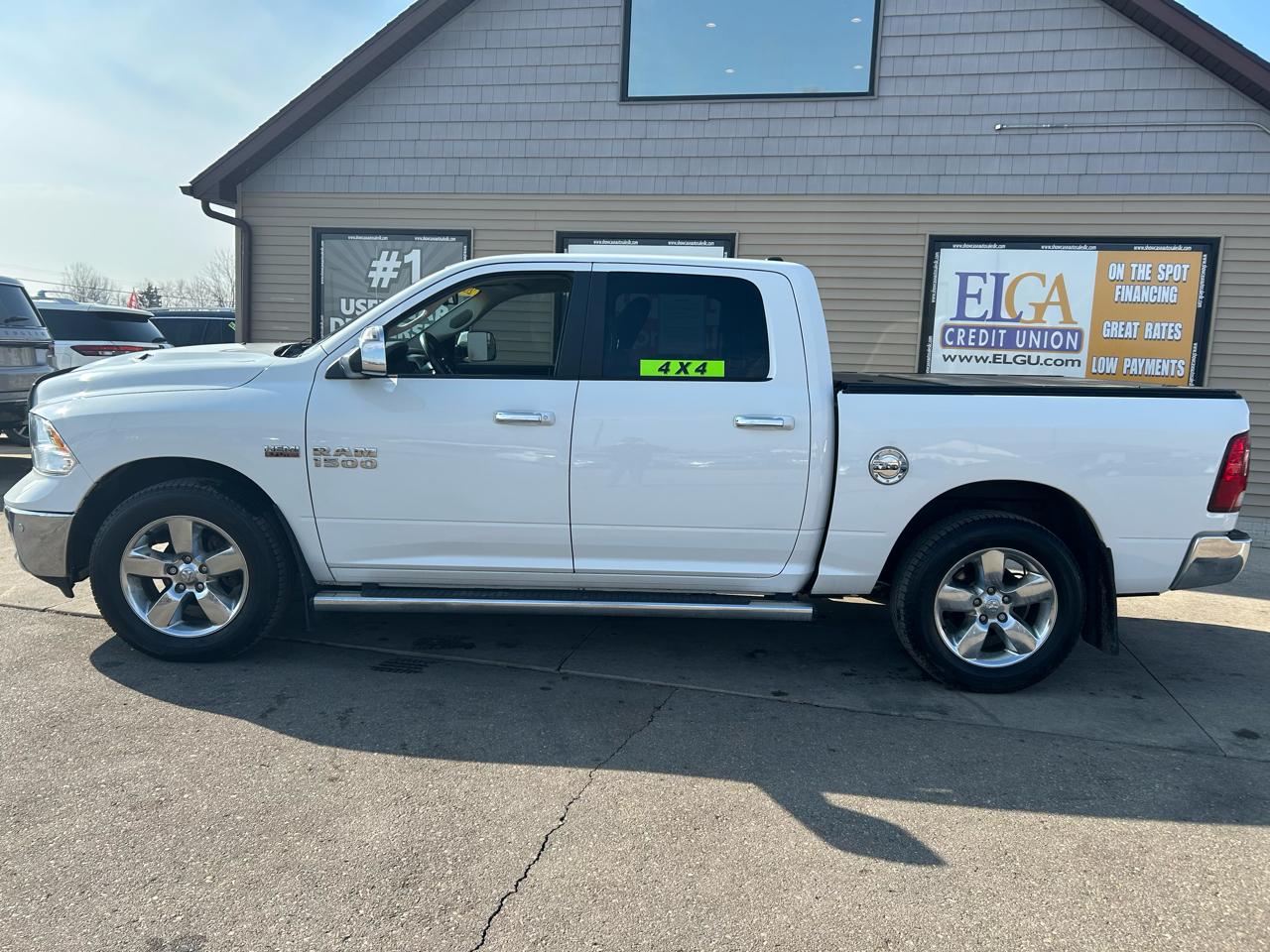 RAM 1500 SLT Crew Cab SWB 4WD 2017