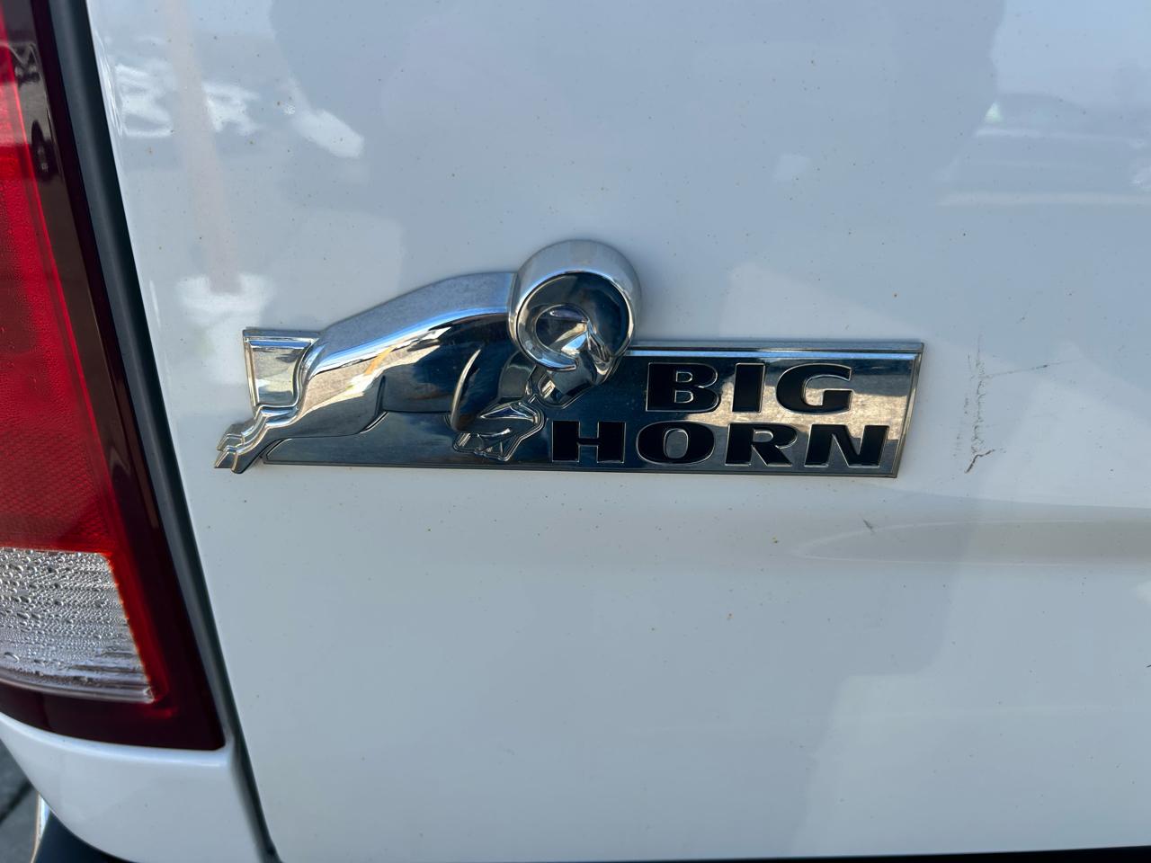 RAM 1500 SLT Crew Cab SWB 4WD 2017