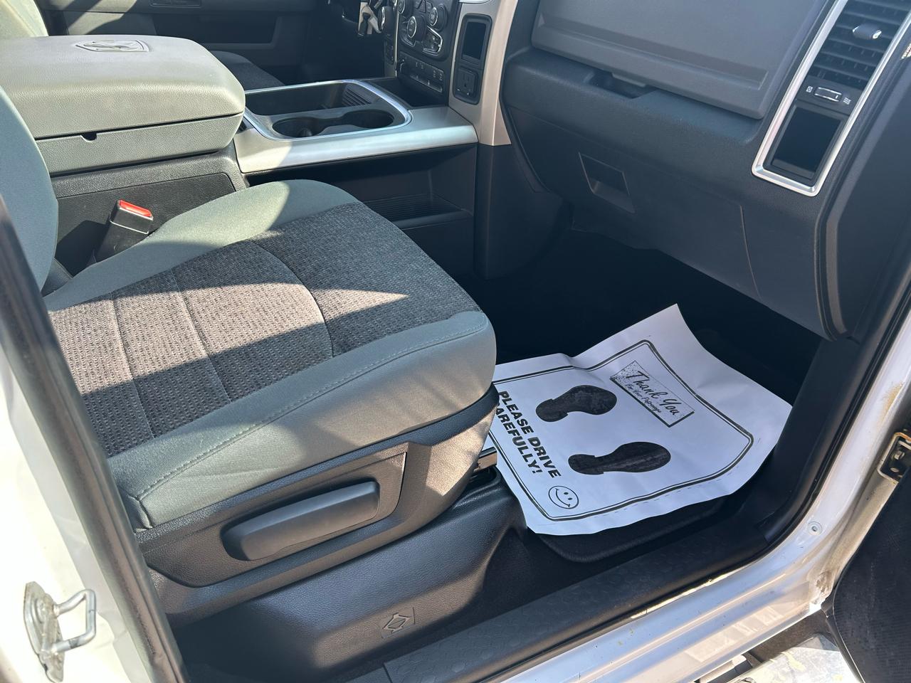 RAM 1500 SLT Crew Cab SWB 4WD 2017