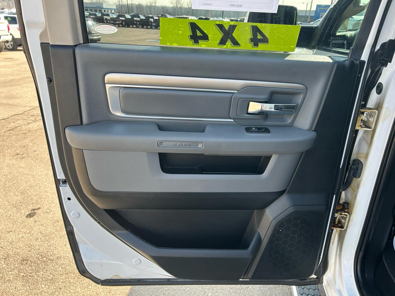 RAM 1500 SLT Crew Cab SWB 4WD 2017