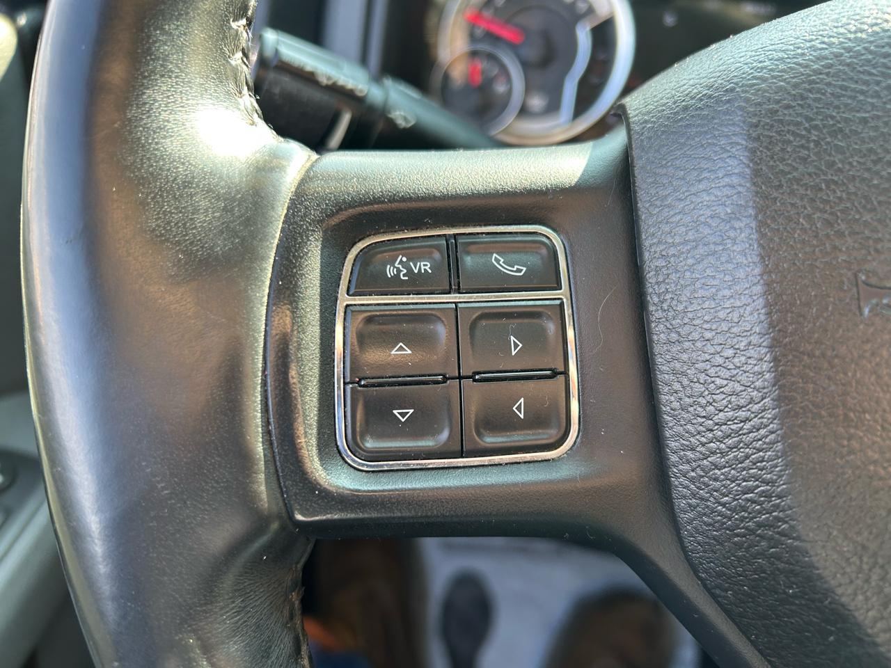 RAM 1500 SLT Crew Cab SWB 4WD 2017