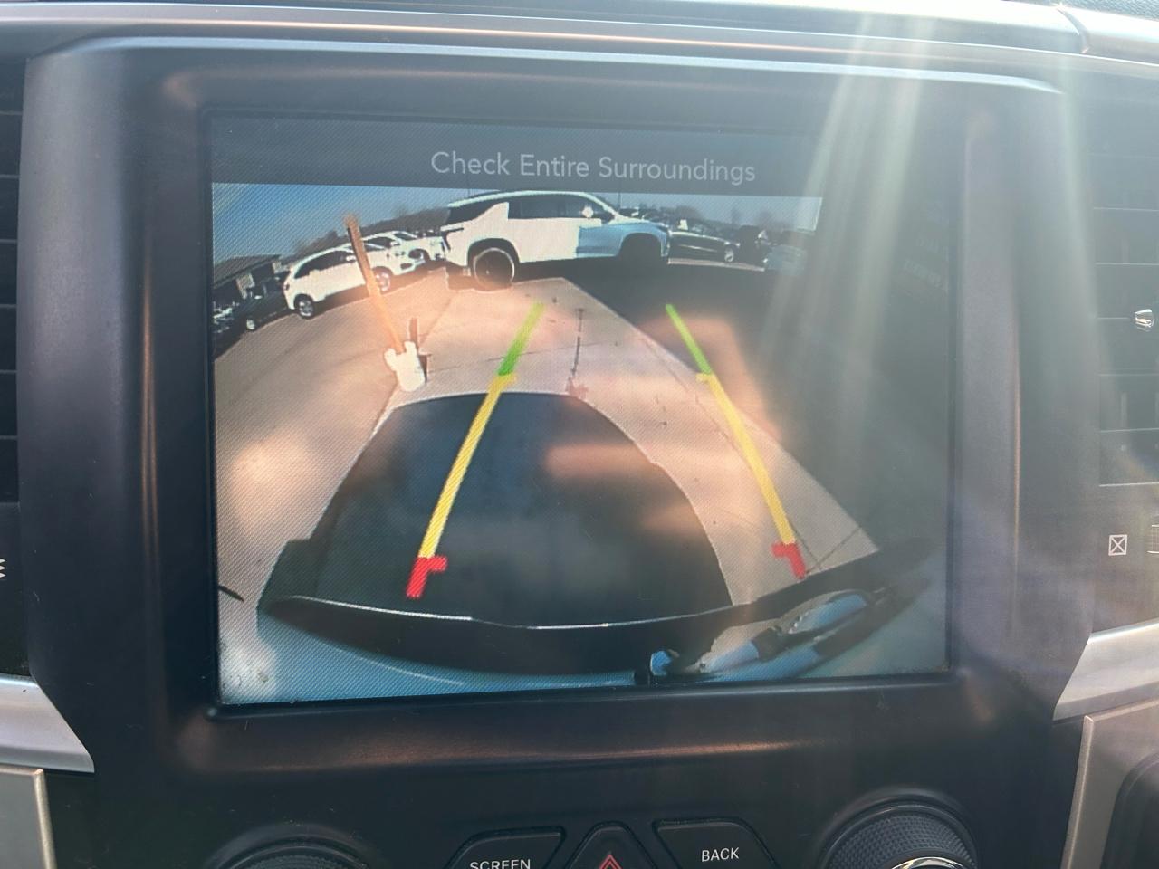 RAM 1500 SLT Crew Cab SWB 4WD 2017