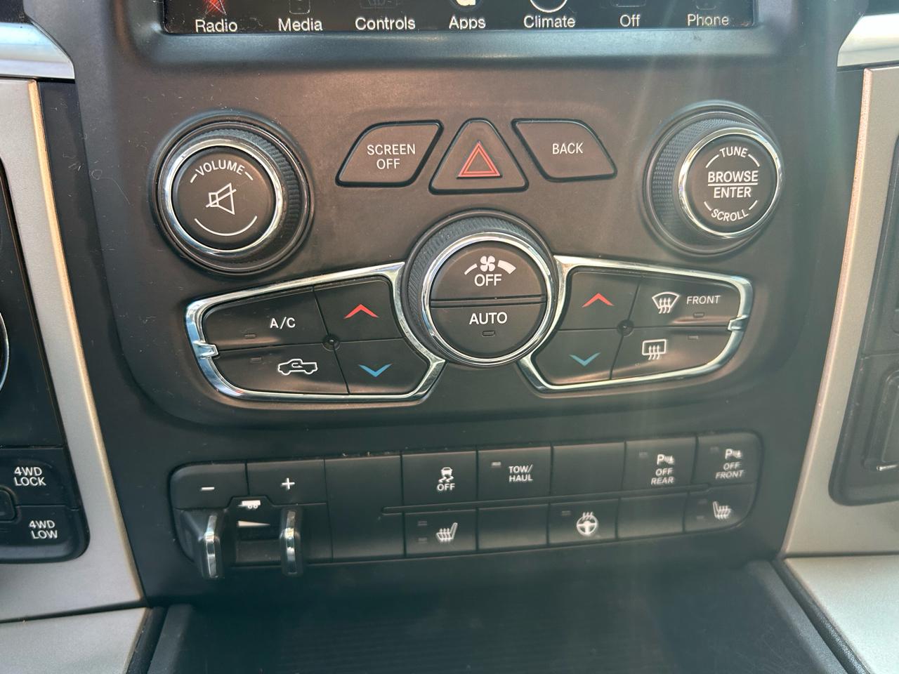 RAM 1500 SLT Crew Cab SWB 4WD 2017