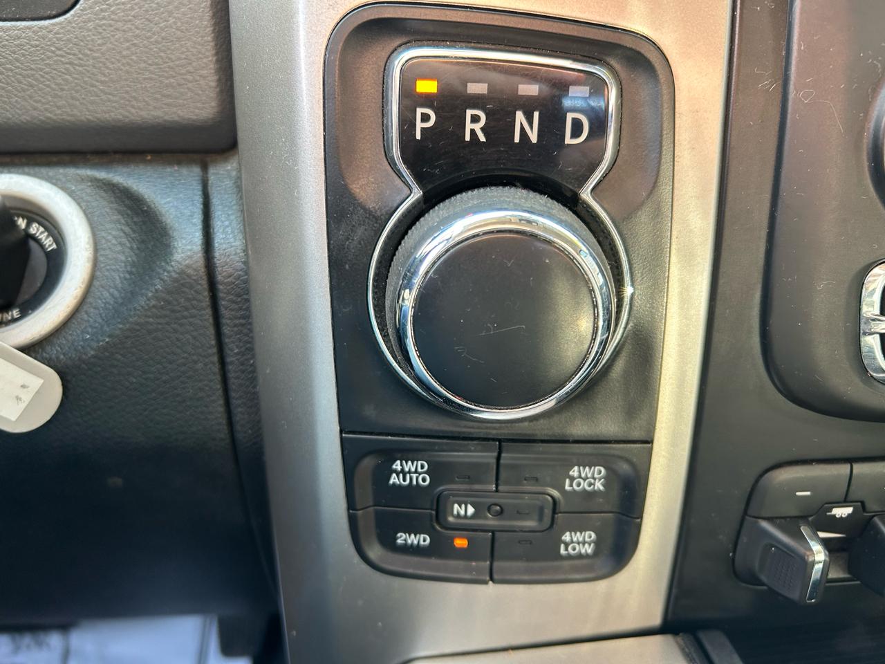 RAM 1500 SLT Crew Cab SWB 4WD 2017