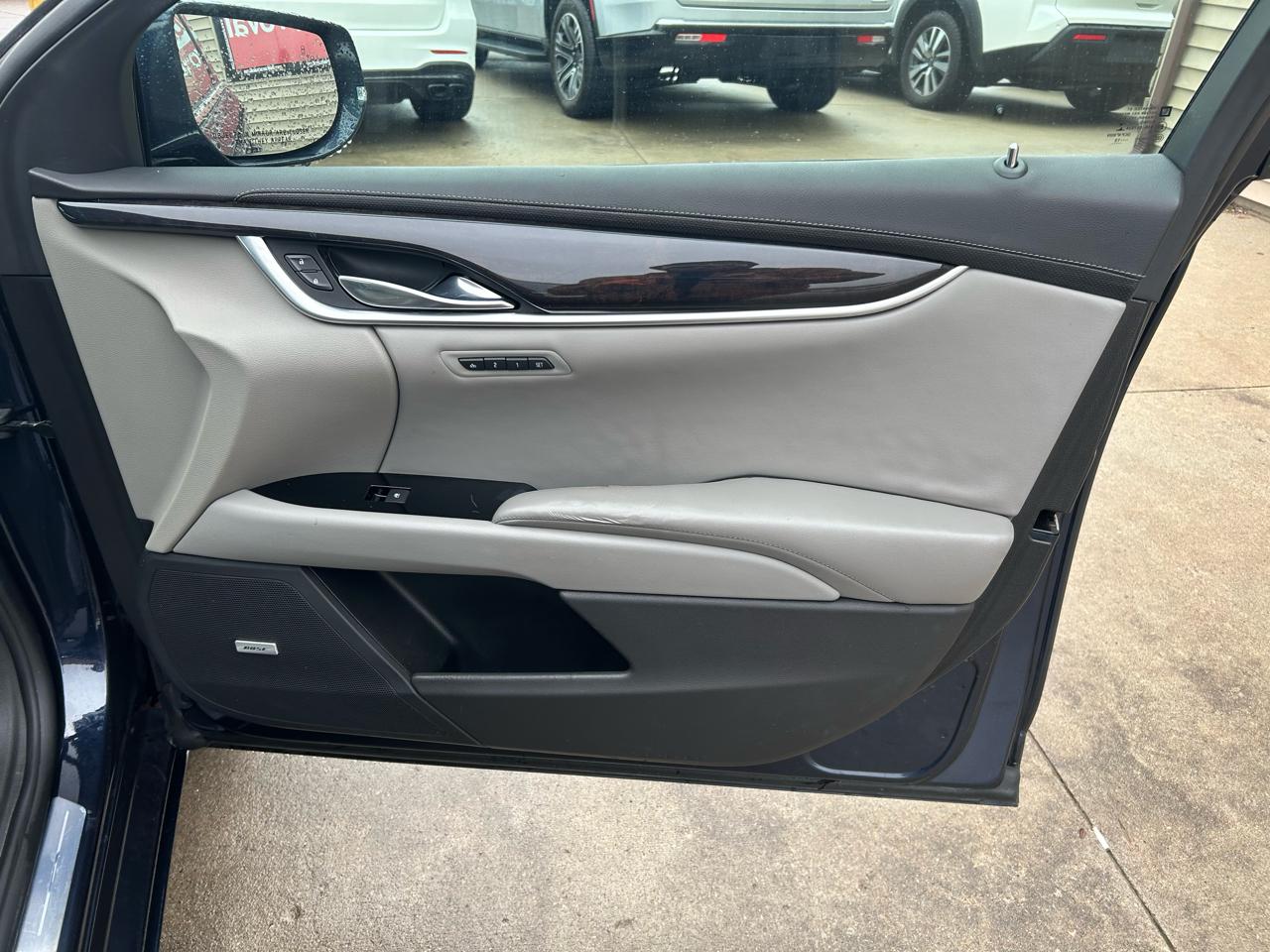 Cadillac XTS Luxury FWD 2016