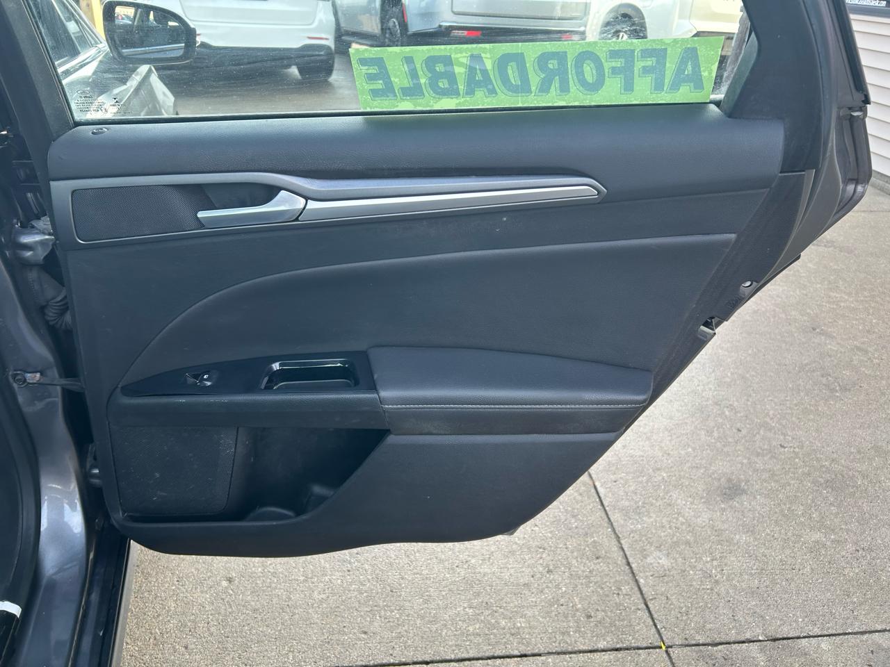 Ford Fusion Titanium AWD 2013