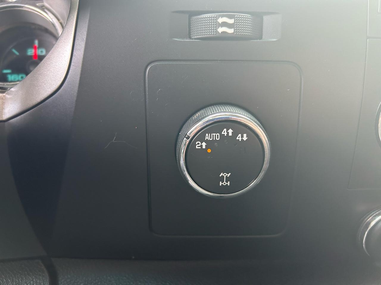 Chevrolet Silverado 1500 LT Crew Cab 4WD 2012