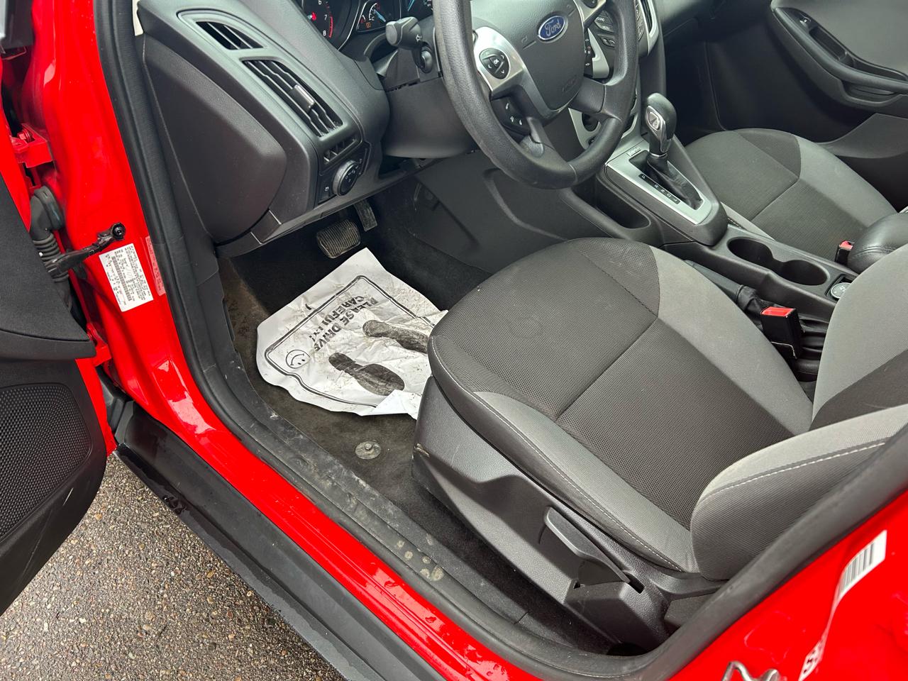 Ford Focus SE Sedan 2013