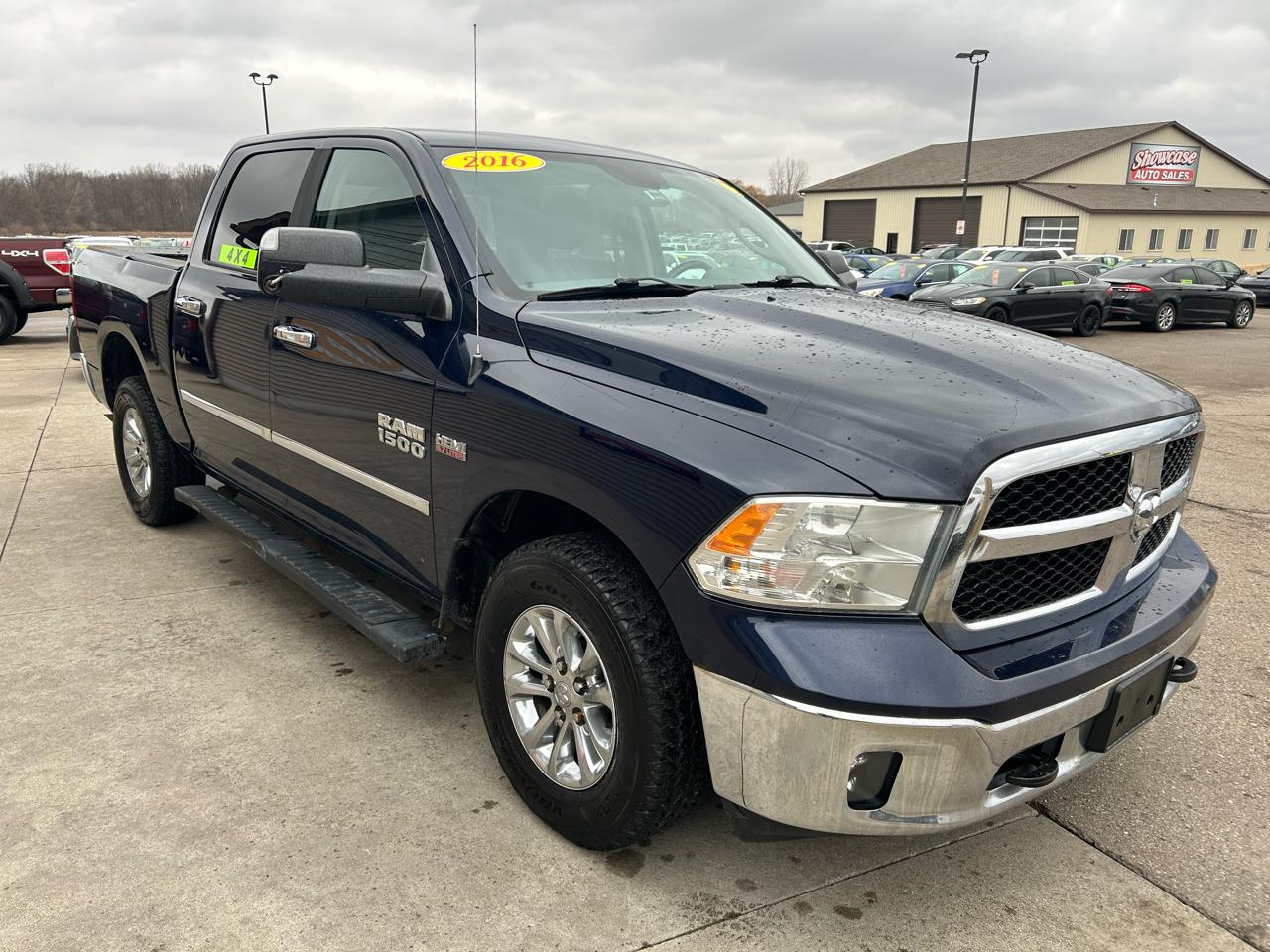 RAM 1500 SLT Crew Cab SWB 4WD 2016