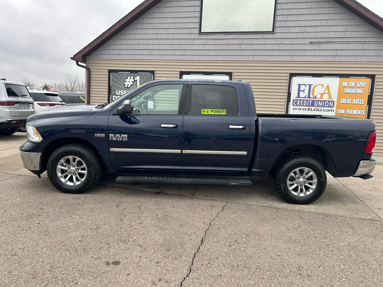 RAM 1500 SLT Crew Cab SWB 4WD 2016