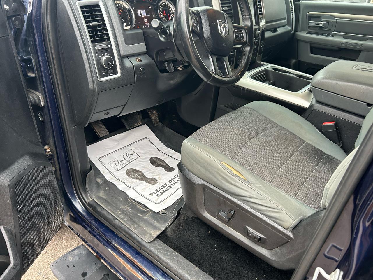 RAM 1500 SLT Crew Cab SWB 4WD 2016