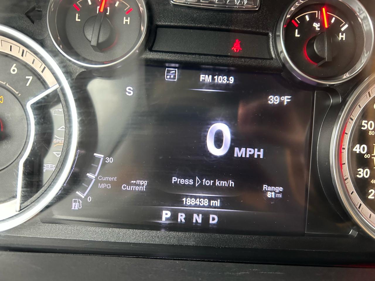 RAM 1500 SLT Crew Cab SWB 4WD 2016