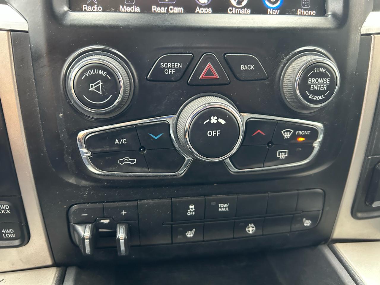 RAM 1500 SLT Crew Cab SWB 4WD 2016