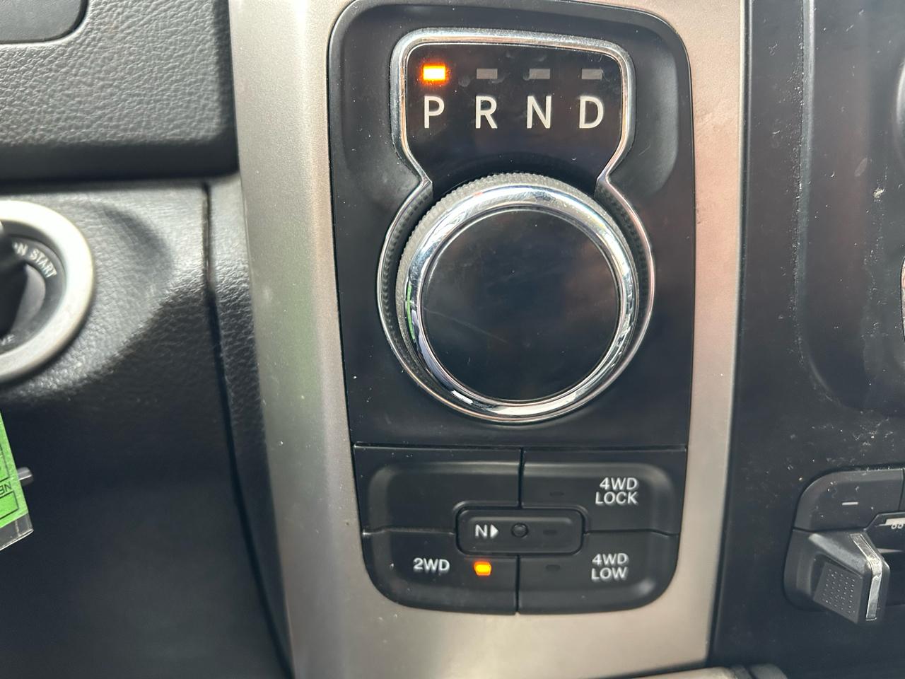 RAM 1500 SLT Crew Cab SWB 4WD 2016