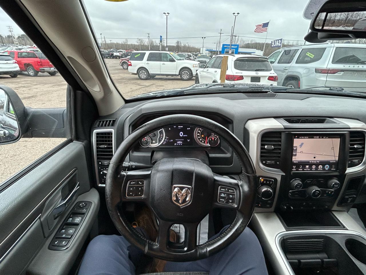 RAM 1500 SLT Crew Cab SWB 4WD 2016