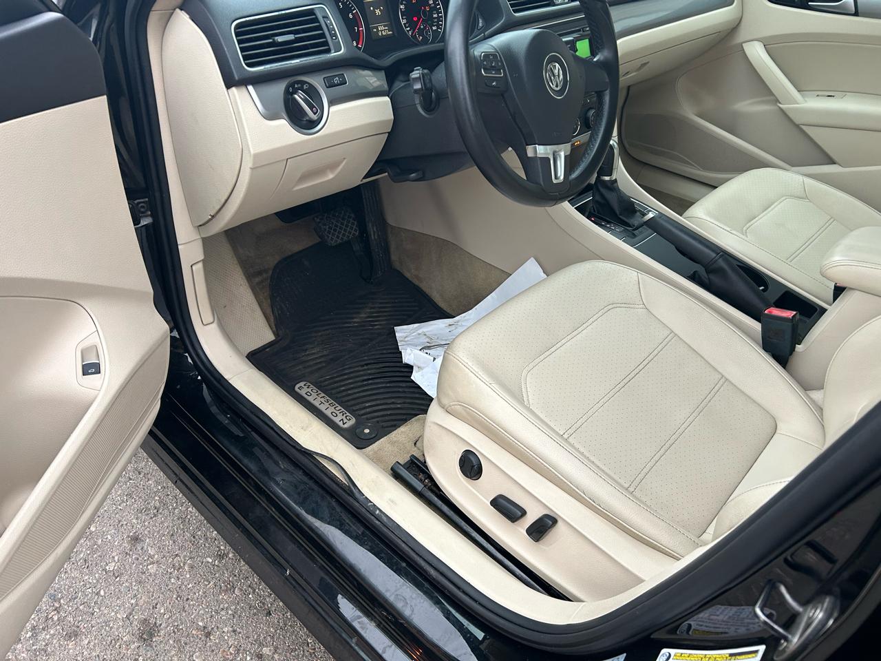 Volkswagen Passat 1.8T Wolfsburg AT 2014