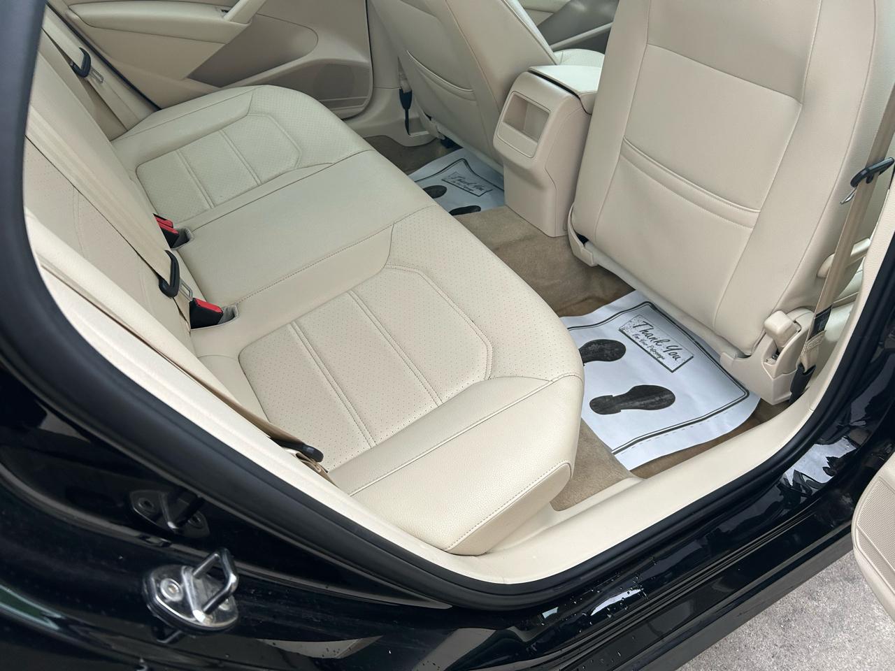 Volkswagen Passat 1.8T Wolfsburg AT 2014