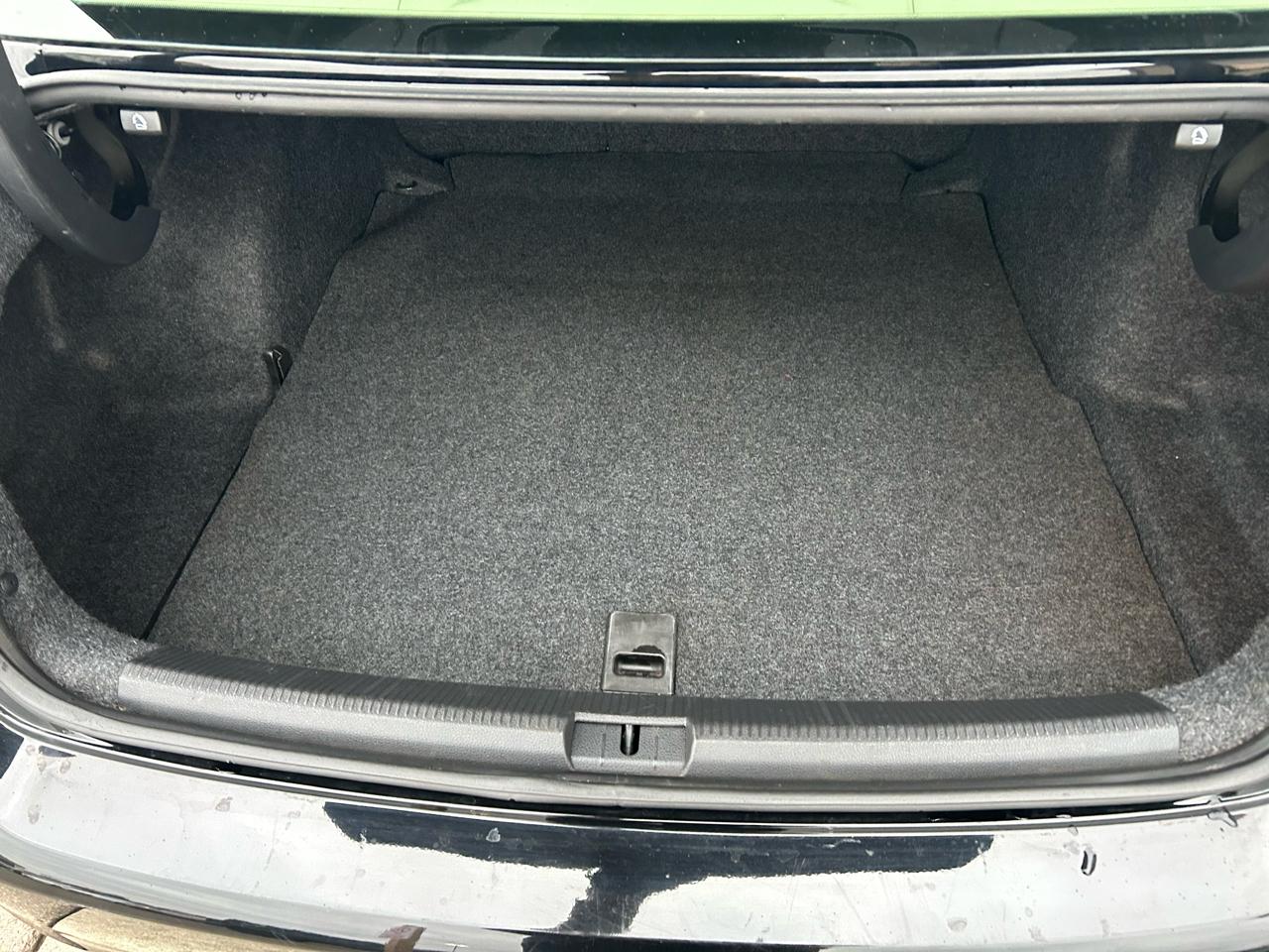 Volkswagen Passat 1.8T Wolfsburg AT 2014